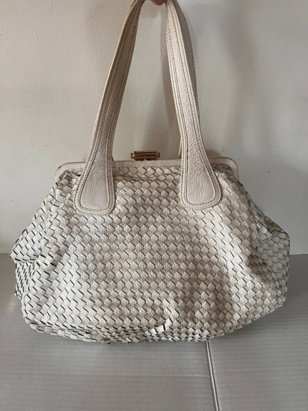 VINTAGE ELLIOTT LUCCA WOVEN SATCHEL BAG CLASP CLOSURE